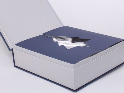 Новогодняя коробка с тканевым ложементом