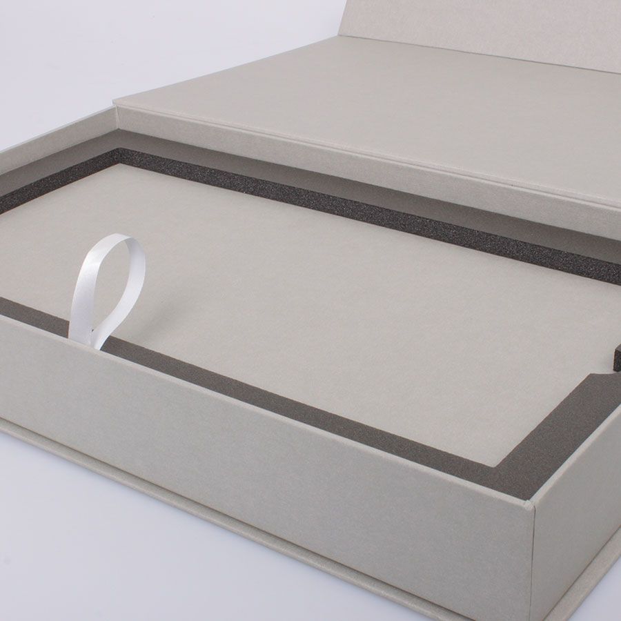 Коробка-шкатулка на магнитах с ложементом заказ TP_205963_L 