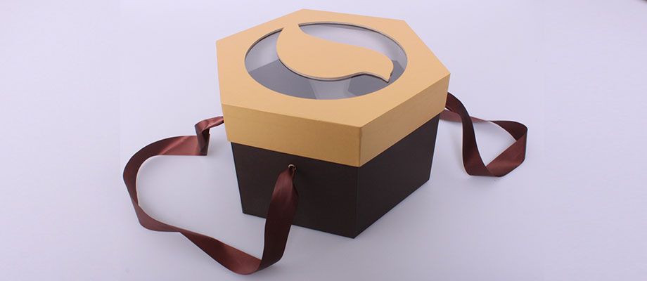 Коробка шестигранник с лентами и ложементом TР_204813