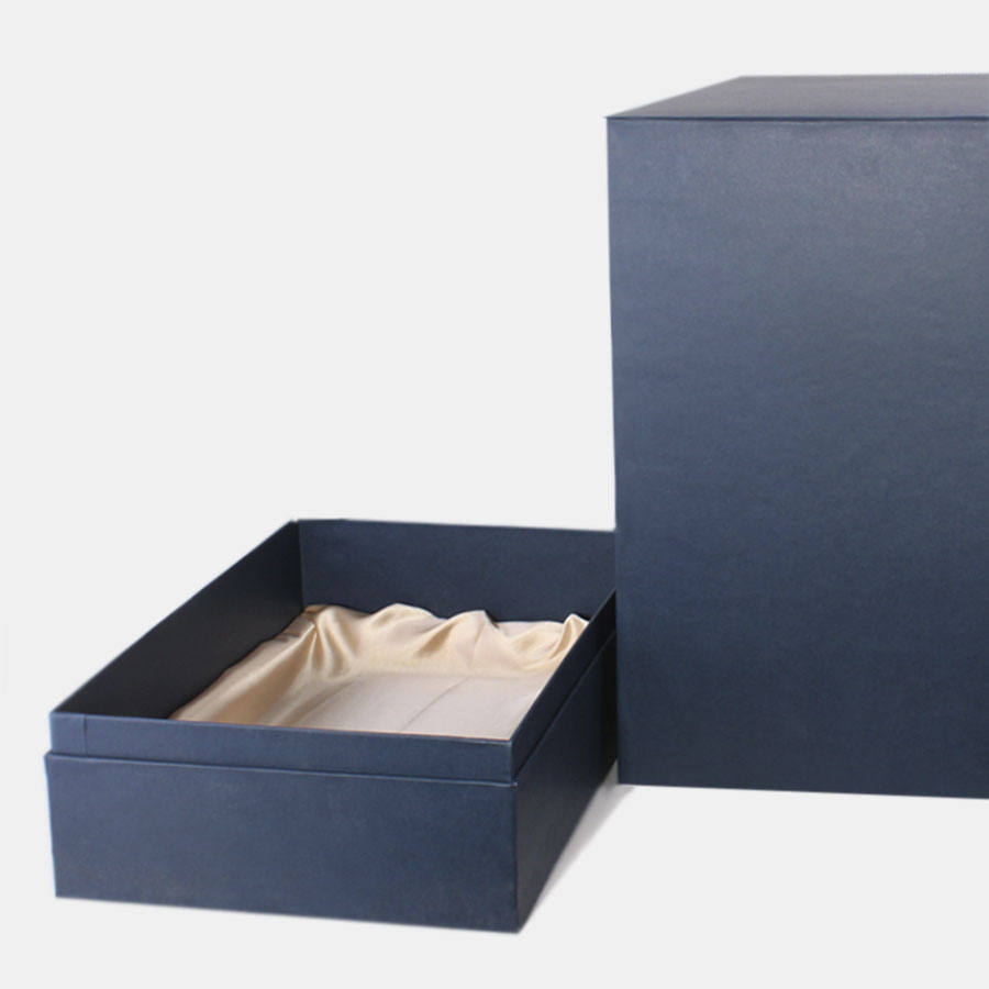 Коробка крышка-дно с низким бортиком с ложементом заказ TP_000123_L 