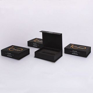 Коробка-шкатулка на магнитах с ложементом