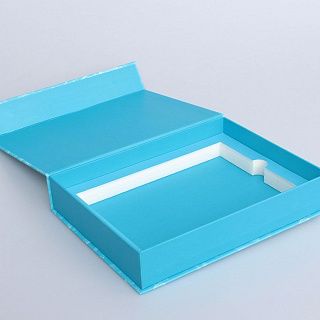 Коробка-шкатулка на магнитах с ложементом заказ TP_222116_L 